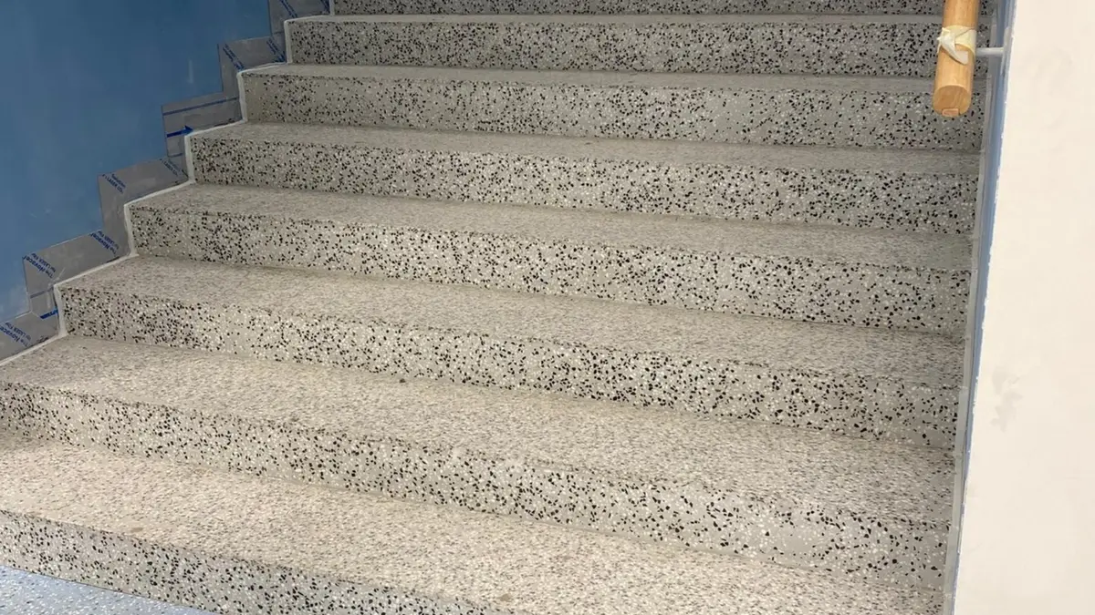 Heavily frequented stairways and walkways were coated and protected using MC-DUR 1320 VK as the primer and MC-DUR 2095 M as the sealant. 