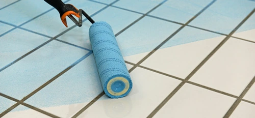 New MC-Estribond uni adhesive primer can be applied by both brushing and rolling. Whether on smooth or absorbent substrates, it ensures reliable results with an optimum bond for subsequent coating and levelling. <br>&copy; MC-Bauchemie 2026