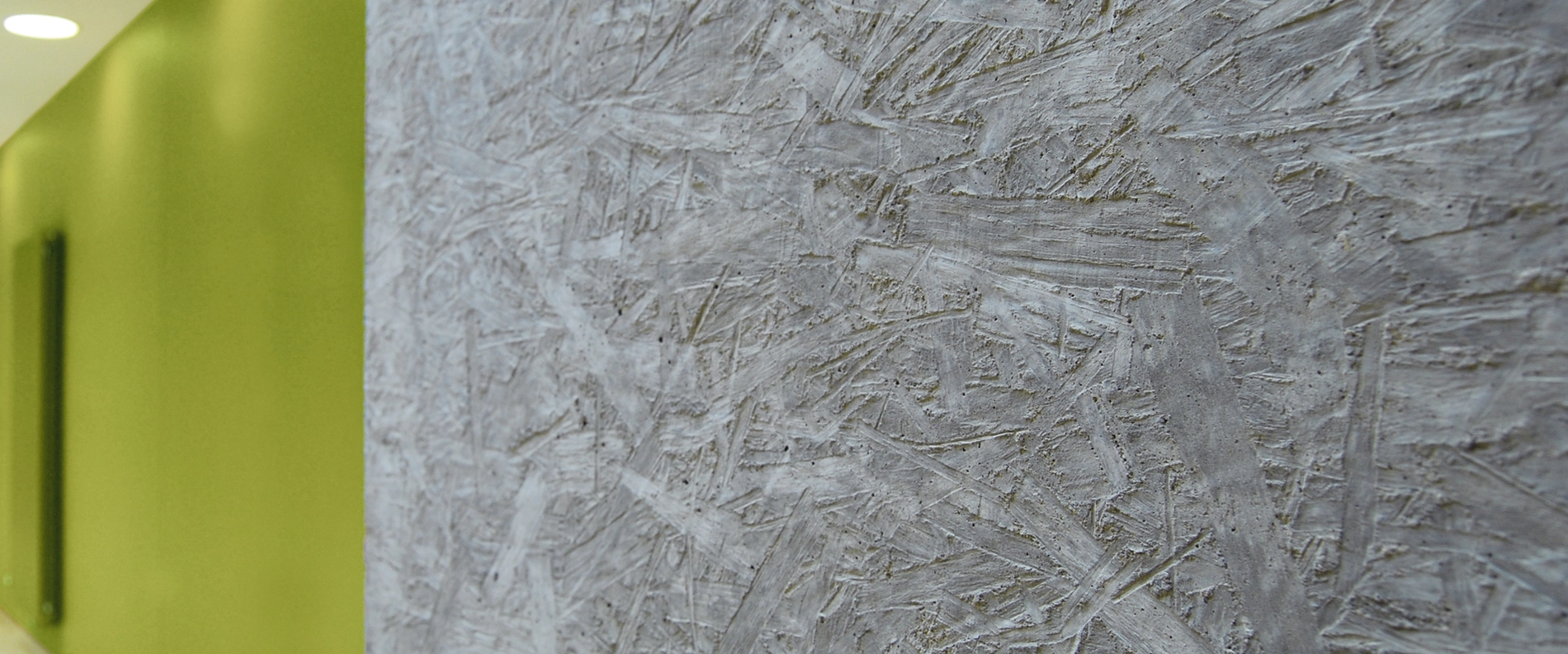 Where absorbent formwork such as wood or OSB is used in the production of textured architectural concretes, Ortolan Extra 795 provides high quality, low porosity surfaces and natural textures.